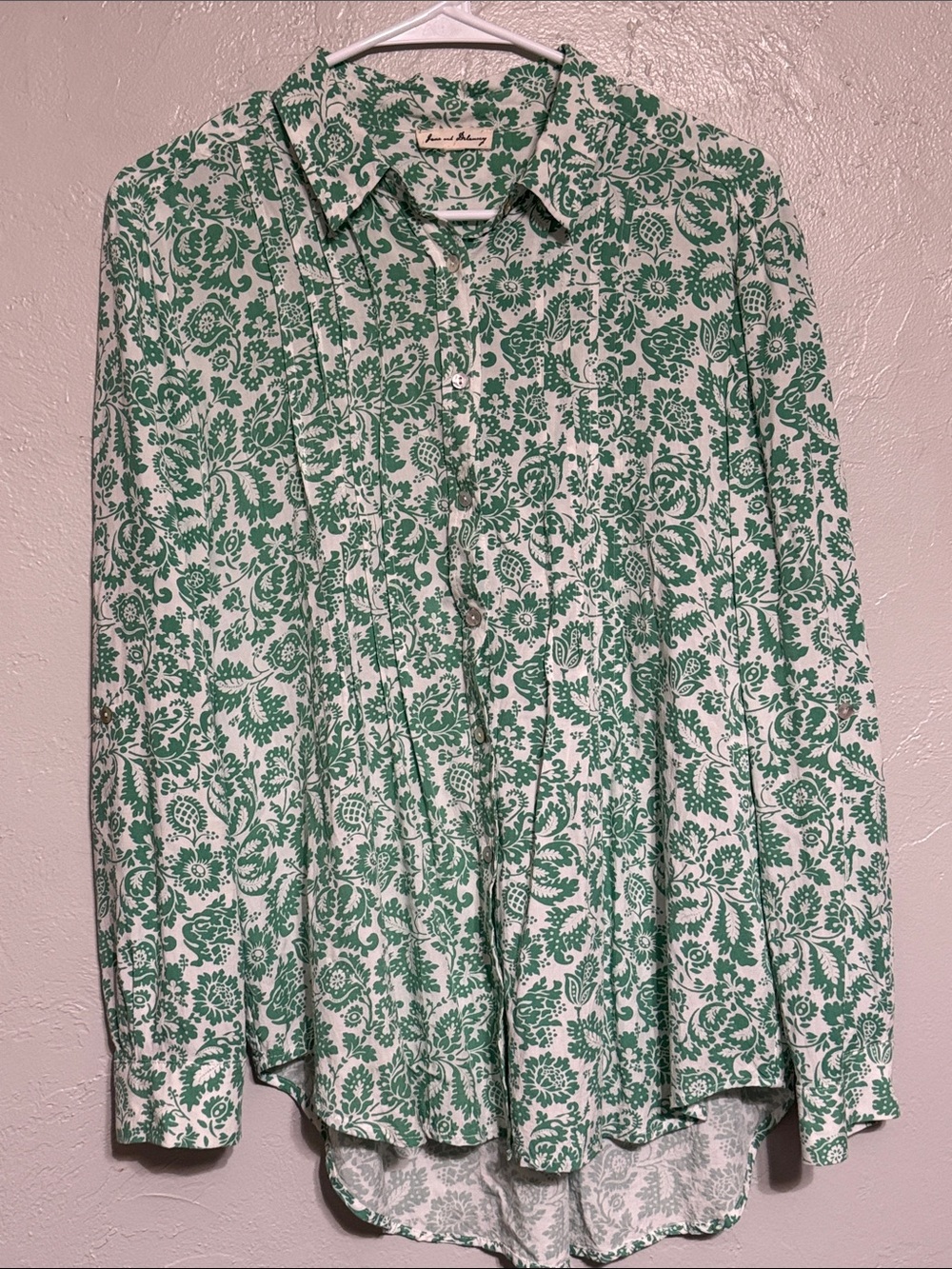 Jane and Delancey Green White Floral Button-Up Shirt - Unbranded